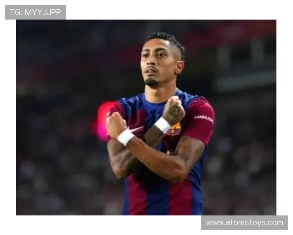 拉菲尼亚跻身世界边锋排名前列，本赛季表现稳健