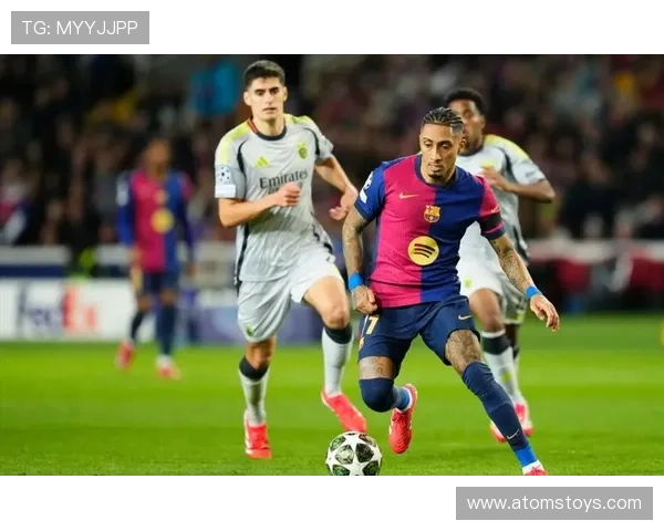 巴萨全队越踢越断线，整体表现波动对赛季走势形成制约