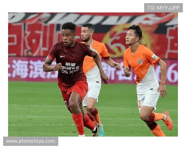 巴洛特利哪去了？球场上炸裂狂人，生活里竟像个悄悄话大佬？